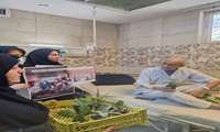 اهدای گلدان های کوچک به مناسبت گرامیداشت روز سالمند و با هدف تکریم و قدردانی از سالمندان عزیز